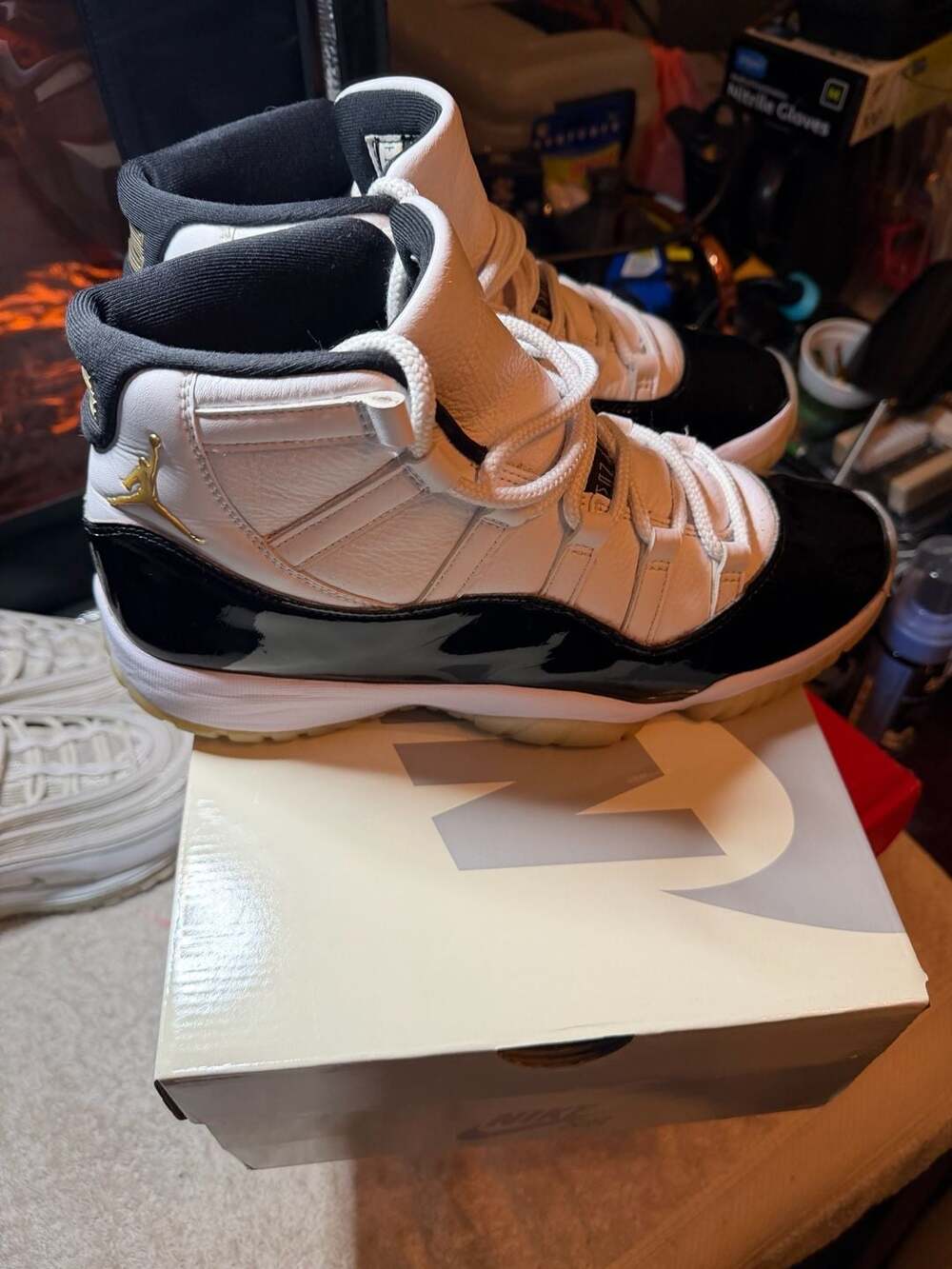Air Jordan 11 Retro 'Gratitude' (Defining Moments) Black/White-Metallic Gold